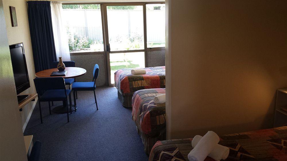 Fairway Motel & Apartments Wanaka Exterior photo