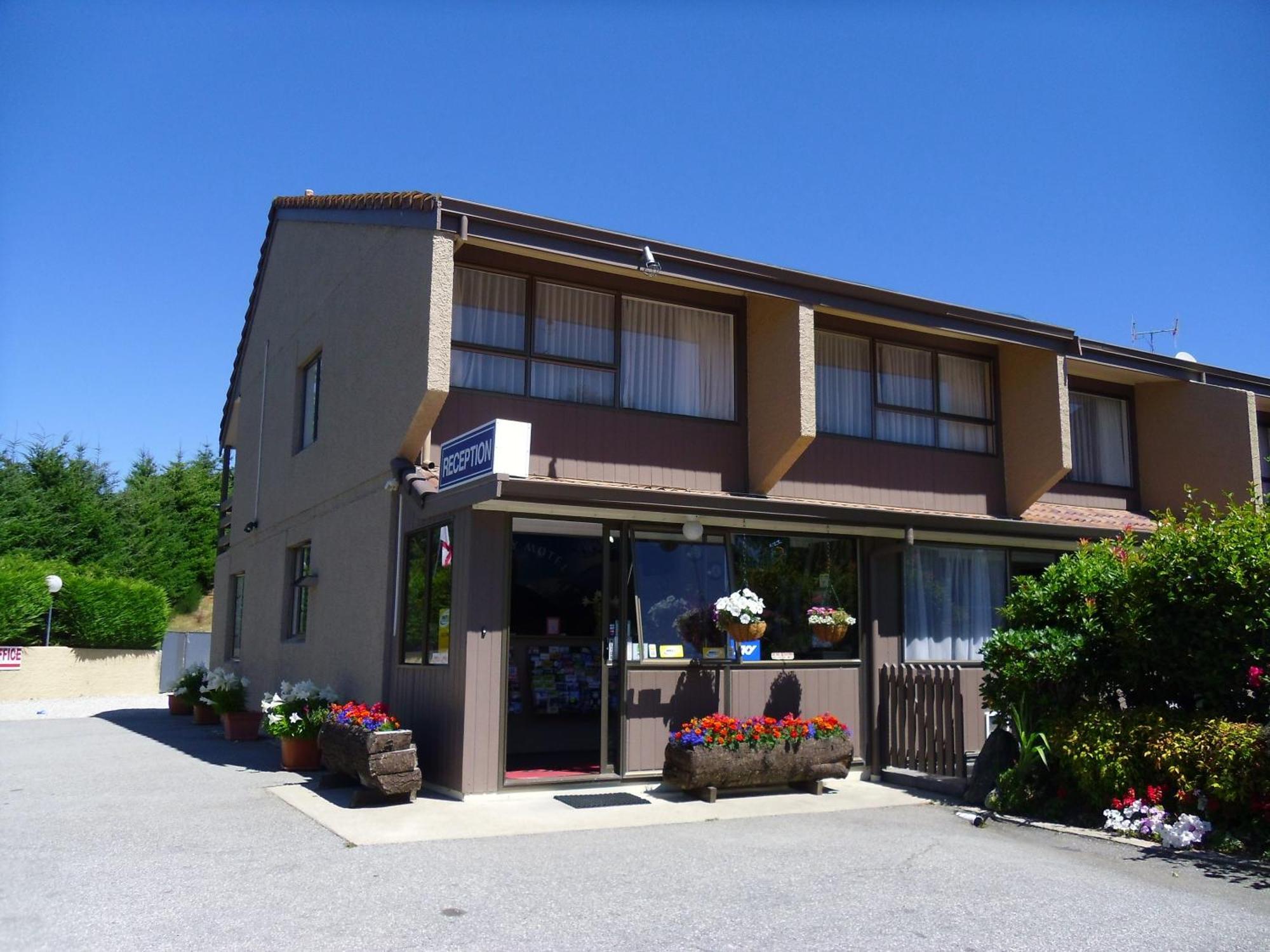 Fairway Motel & Apartments Wanaka Exterior photo