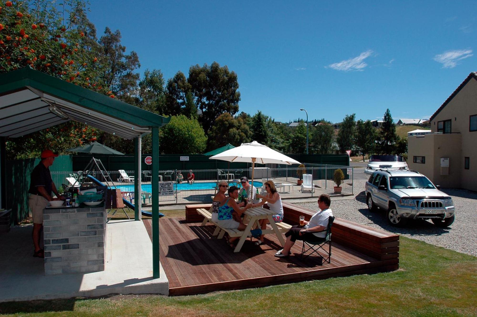 Fairway Motel & Apartments Wanaka Exterior photo