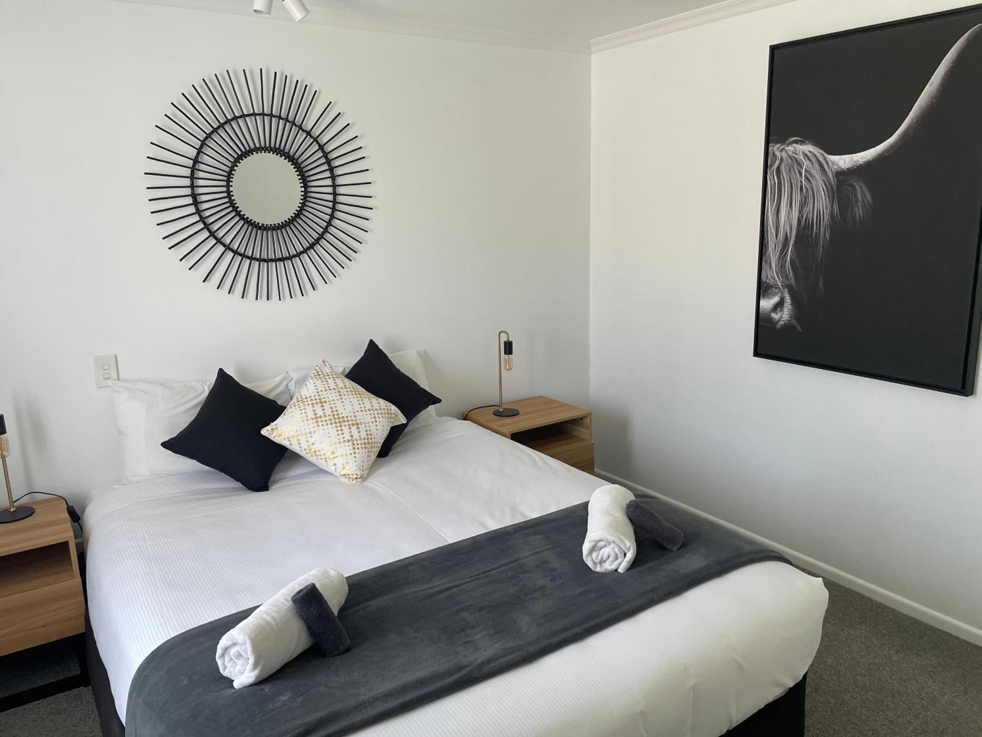Fairway Motel & Apartments Wanaka Exterior photo