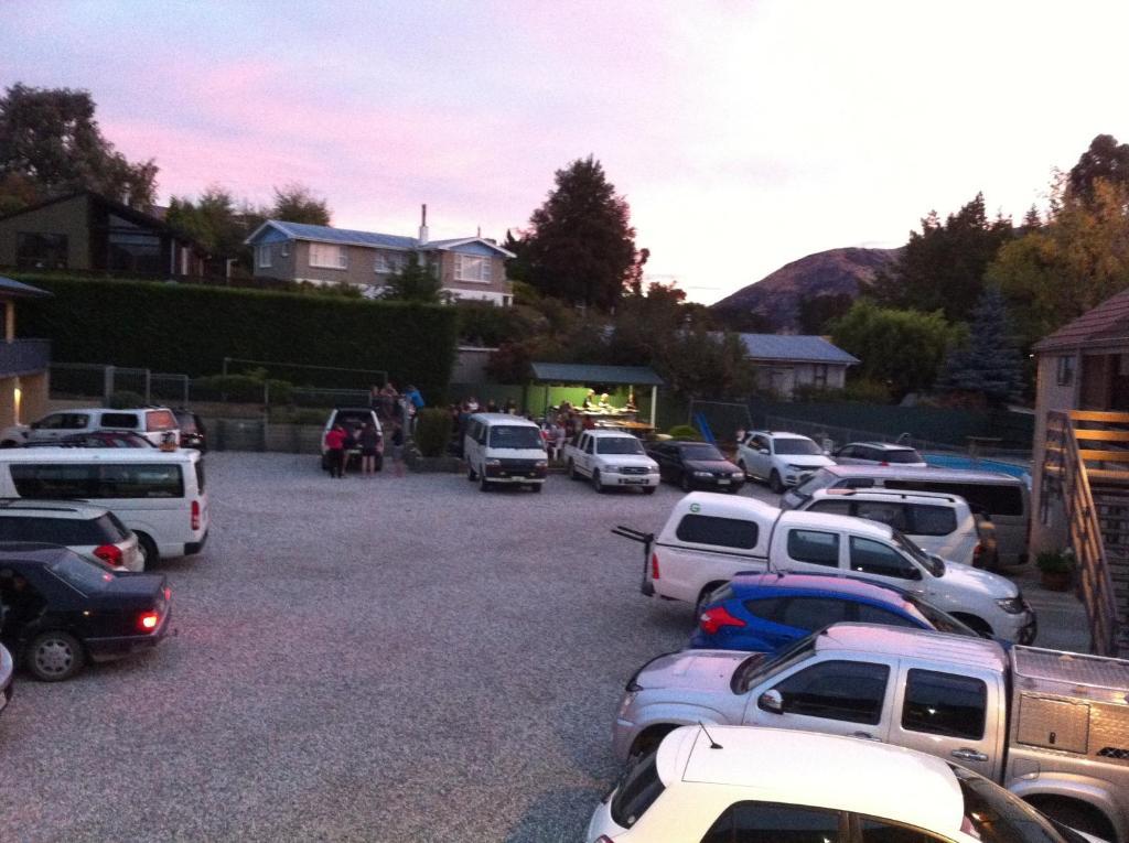 Fairway Motel & Apartments Wanaka Exterior photo